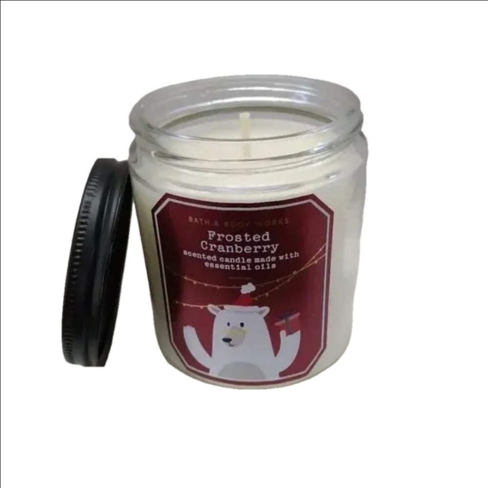 BATH & BODY WORKS White Barn Frosted  Cranberry Single Wick Candle